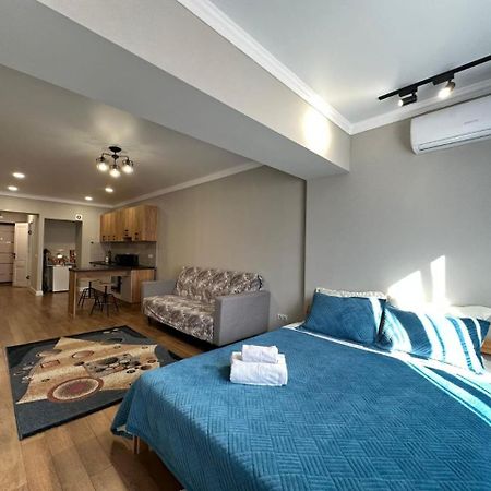 Жилой Комплекс Молодежный На Тулебаева Apartman Almati Kültér fotó
