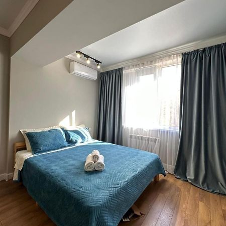 Жилой Комплекс Молодежный На Тулебаева Apartman Almati Kültér fotó