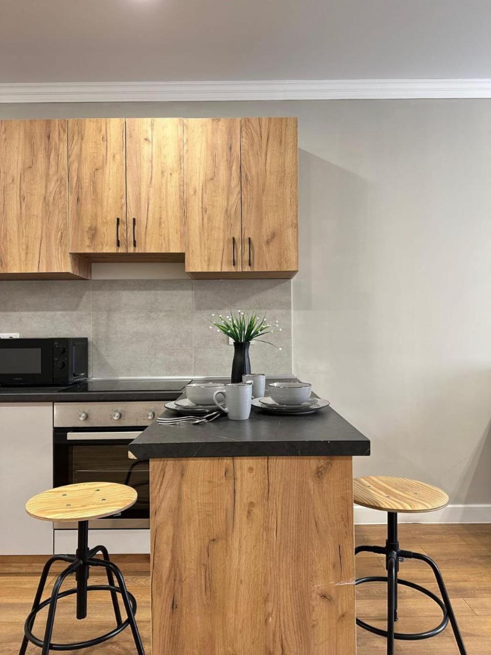 Жилой Комплекс Молодежный На Тулебаева Apartman Almati Kültér fotó